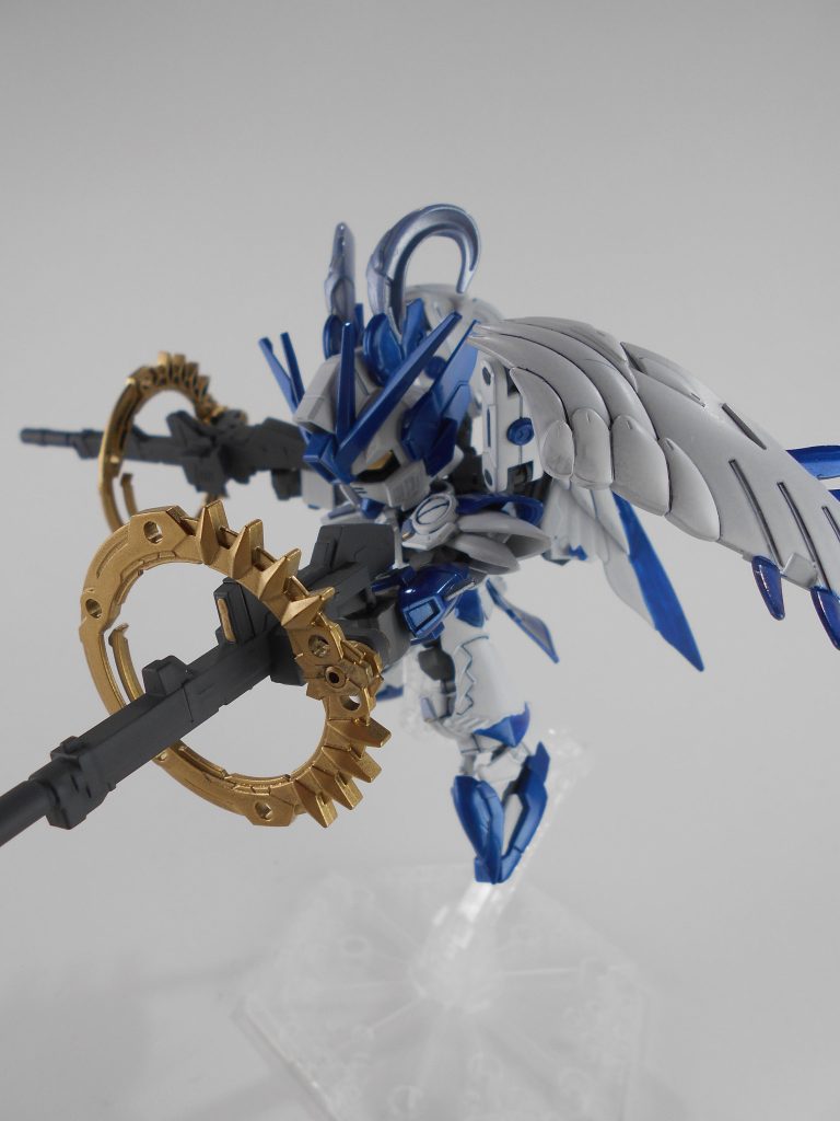 バスターライフル、「双吼戦輪」装備。バスターライフルに「双吼戦輪」を装備することでパワーゲートとして使用し、威力と射程距離の向上が可能。