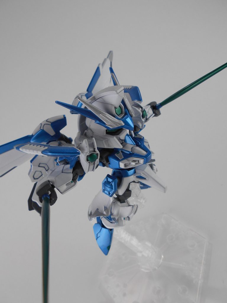 ビームサーベル。フェニックスガンダムのものではなく、クロスボーンのビームサーベルに近い形状のものに変更。