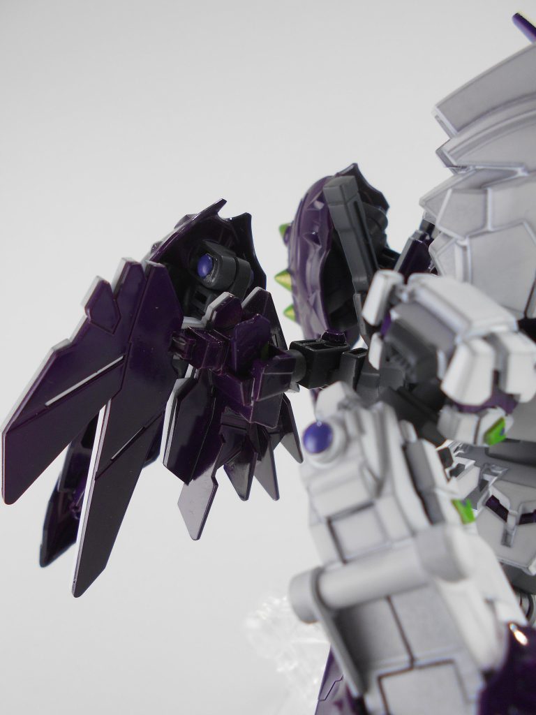 デバイス。アームド・アーマーXCにデバイス機能をつけて他の機体のメモリも読むことが可能。