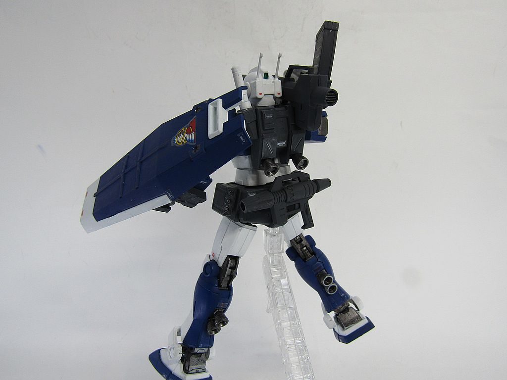 キャノンとバズーカで外部隔壁を破壊した後、要塞内を進攻するため、取り回しのいいビームスプレガンにしています。