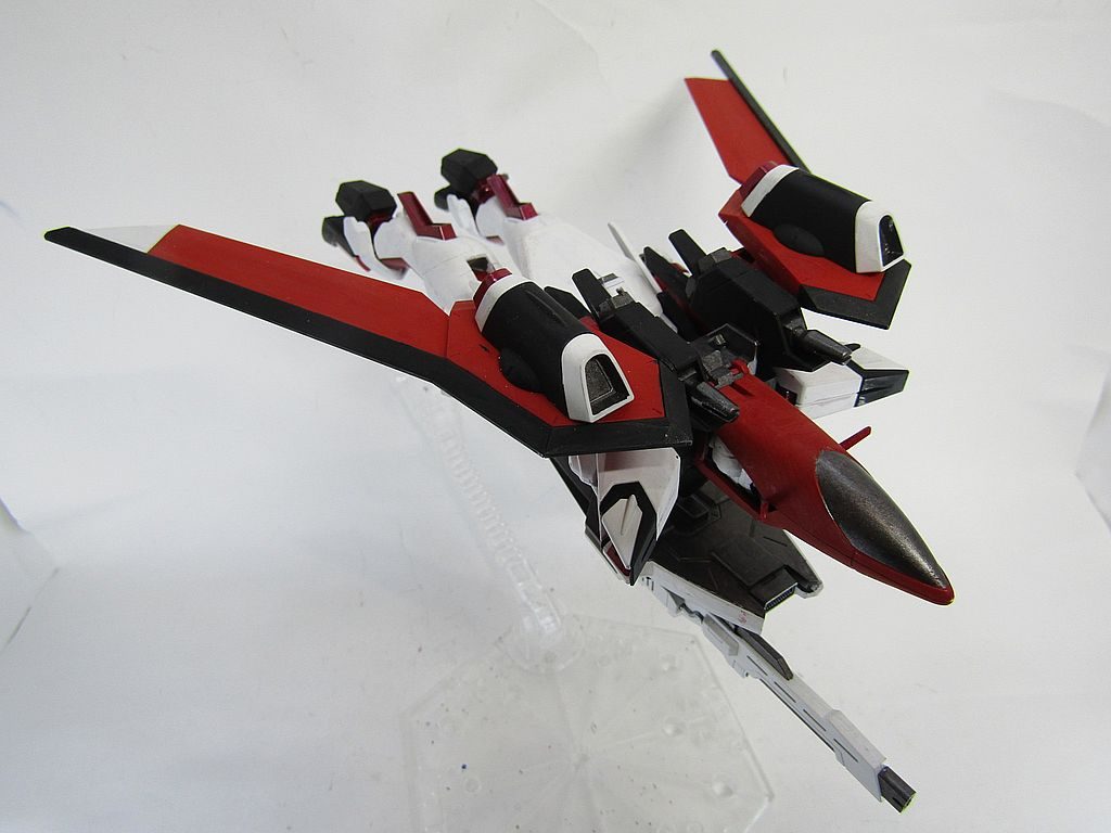 上から見ると戦闘機と言えないこともないかと。