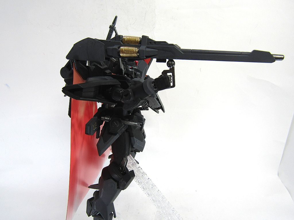 MHっぽくバスターキャノン!バッ〇ュ・ザ・ブラックナイトは装備していませんが、せっかくバスターライフルがあったので、装備してみました。