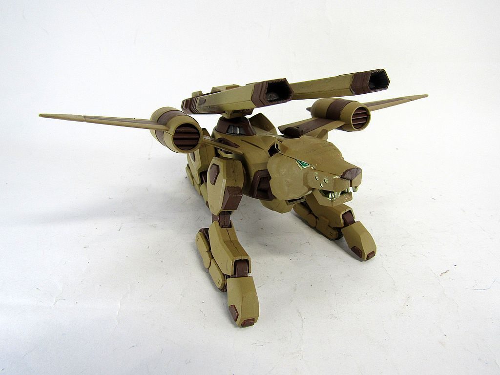 いかがでしたでしょうか?個人的にイヌ科と感じているバクゥに乗る人は砂漠の虎と、どういうことなんだ?と当時から思っていましたが、ジーエンアルトロンの頭が余っていたので無事(?)に虎になれました。(;^_^A個人的に満足感があります。( ー`дー´)キリッ