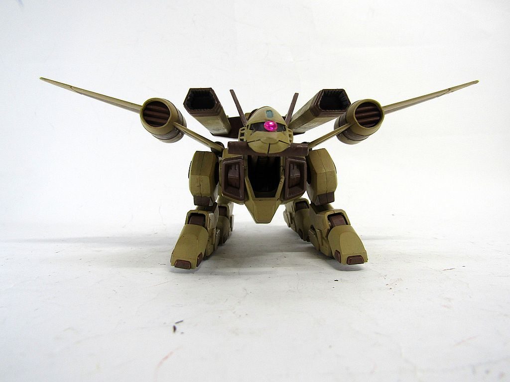 前から見ると航空機のようです。