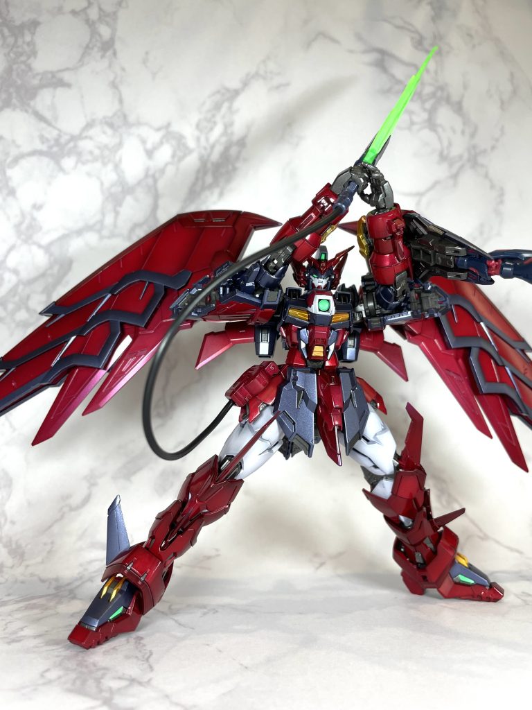 装甲の重厚感の為にグラデーション下地にパールキャンディ塗装で仕上げました。半光沢にしようか迷ったけど光沢でカッコよかったのでそのまま