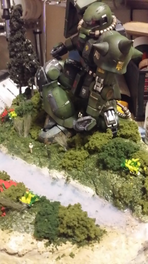 川の色塗って写真撮るの忘れてました…