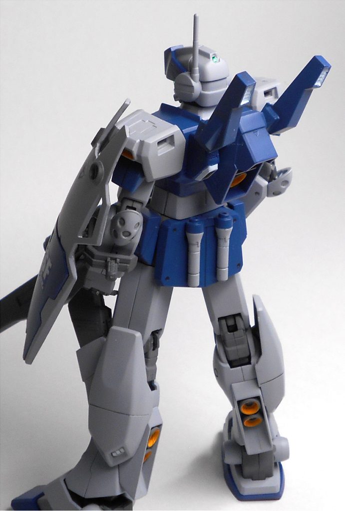 バックパックにMkⅡ系のスラスターアームが装備されました。原型機に無かった後頭部カメラも追加されています。