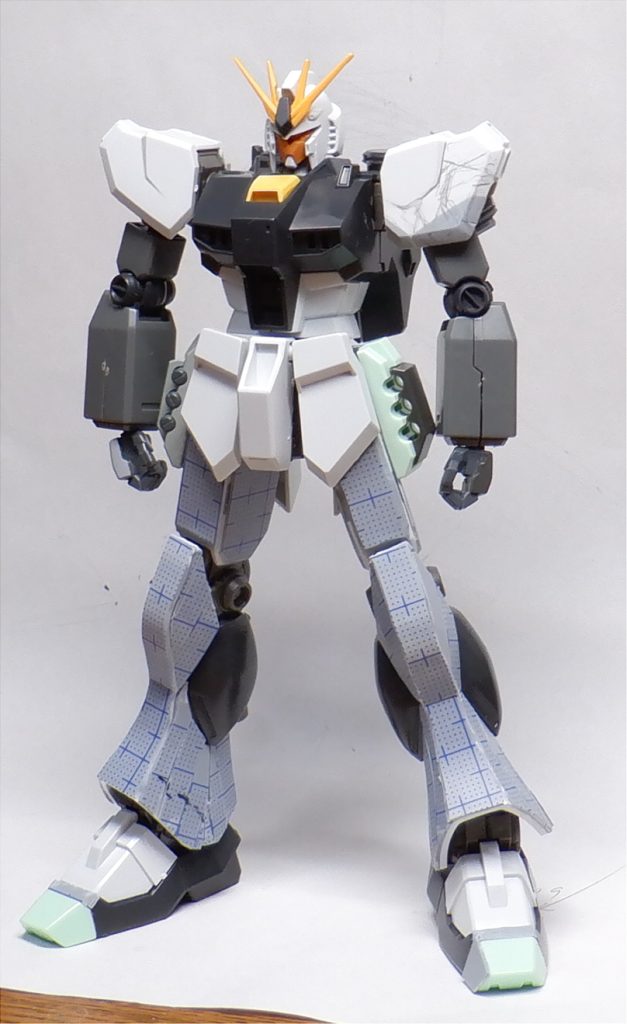 2022/04/20手足の細さが我慢ならず、グスタフの腕に。足はプラ板で幅増し。ついでにジェガンの爪先を移植。