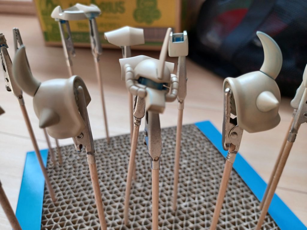 【基本色塗装】水性ホビーカラーH-85(セールカラー)をサーフェイサーで下地を作らなくてもイケんじゃねと安易な考えでイージーペインターで吹いてみたけど、ダメでした～💧