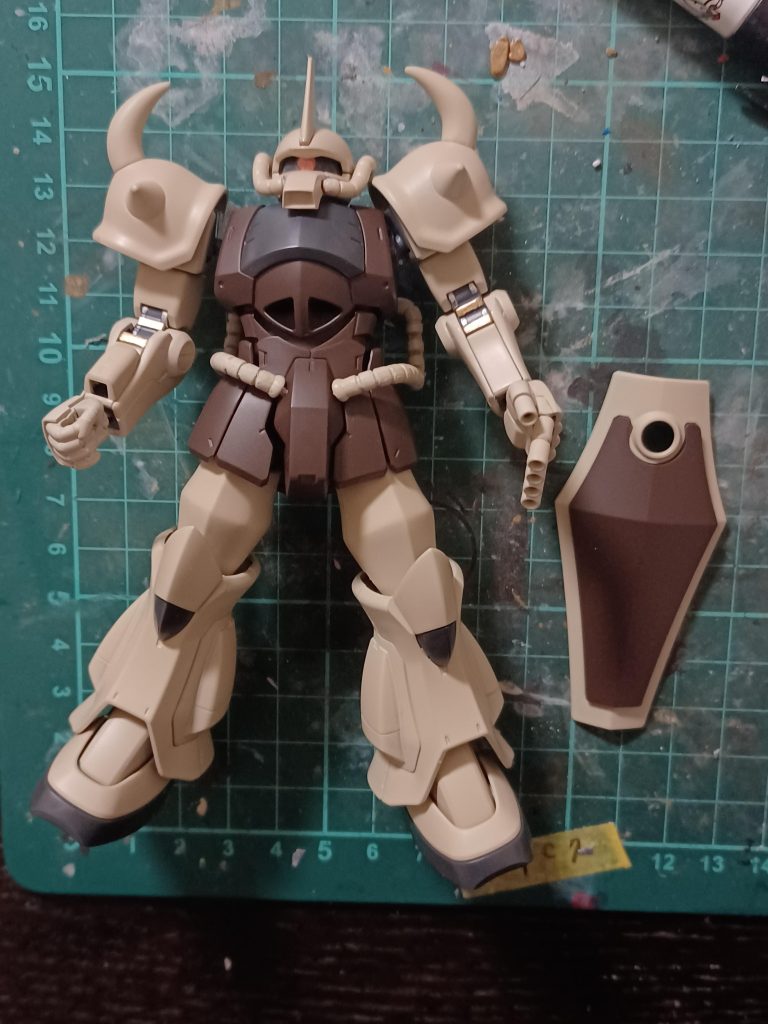 どうにか青いグフの色を隠せたかな(笑)。