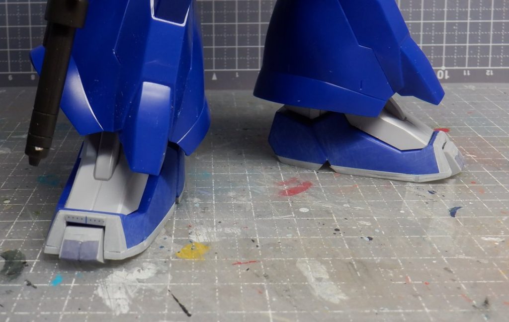 ゼクアインを基に、ギラドーガの頭、ザクⅢの腕、ザク改のコクピット、ヤクトのバックパックを流用。フロントとリアスカートはスクラッチです。