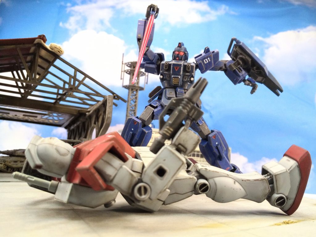 ちょ！なんだオマエ！目がイッてる！キマってる！待て待て待て僕は先輩だぞ！先輩に手を上げぶるあぁぁぁぁぁぁ！！