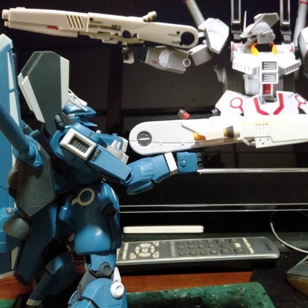 MGガンダムMKーV改造　連邦仕様の改造工程が一応終わりになりました。ε-(´∀｀*)ﾎｯっても殆ど本体の改造の上半身だけでしたが、まぁメインである本来の仕様での