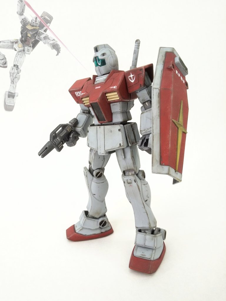 僕を生み出す為の研究試作品として、“ちょっとだけ僕より性能の高い兄さん” が居るんだけど、まぁあくまでも僕を生み出す為の捨て石みたいなもんさ。最新のMSが最良のMSって言うだろ？なんたって僕は完璧で究極のモブだからね。モブはモビルスーツをカッコ良く発音した略称さ。