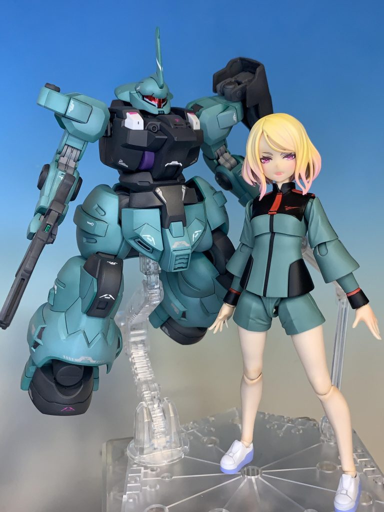 おまけパイロットのジェターク寮生ちゃんですフィギュアライズのミオリネと30msのオプションパーツ等で作成しました。