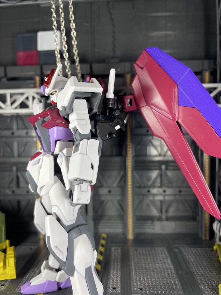 エールストライカーパックを切断し、フリーダムガンダムのバックパックを接続しました。後ろがかなり重いです（>o<）最後までご覧いただきありがとうございました。