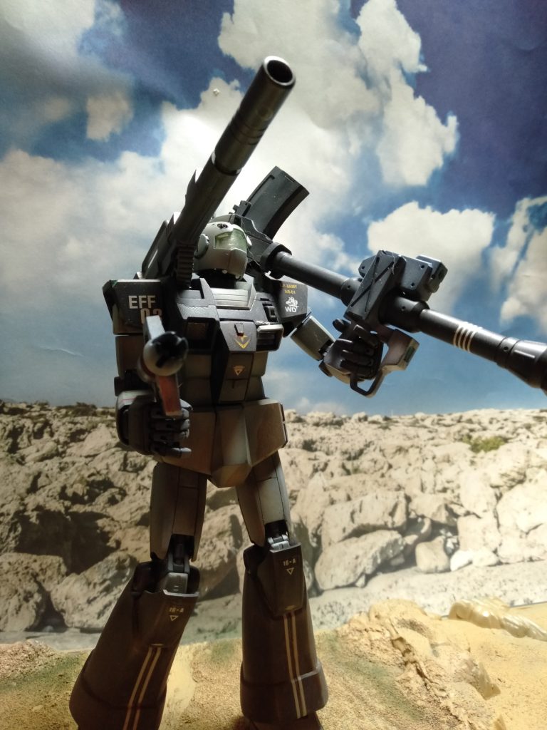 180mmキャノン砲と白く❔塗装されたゲーム画面上の