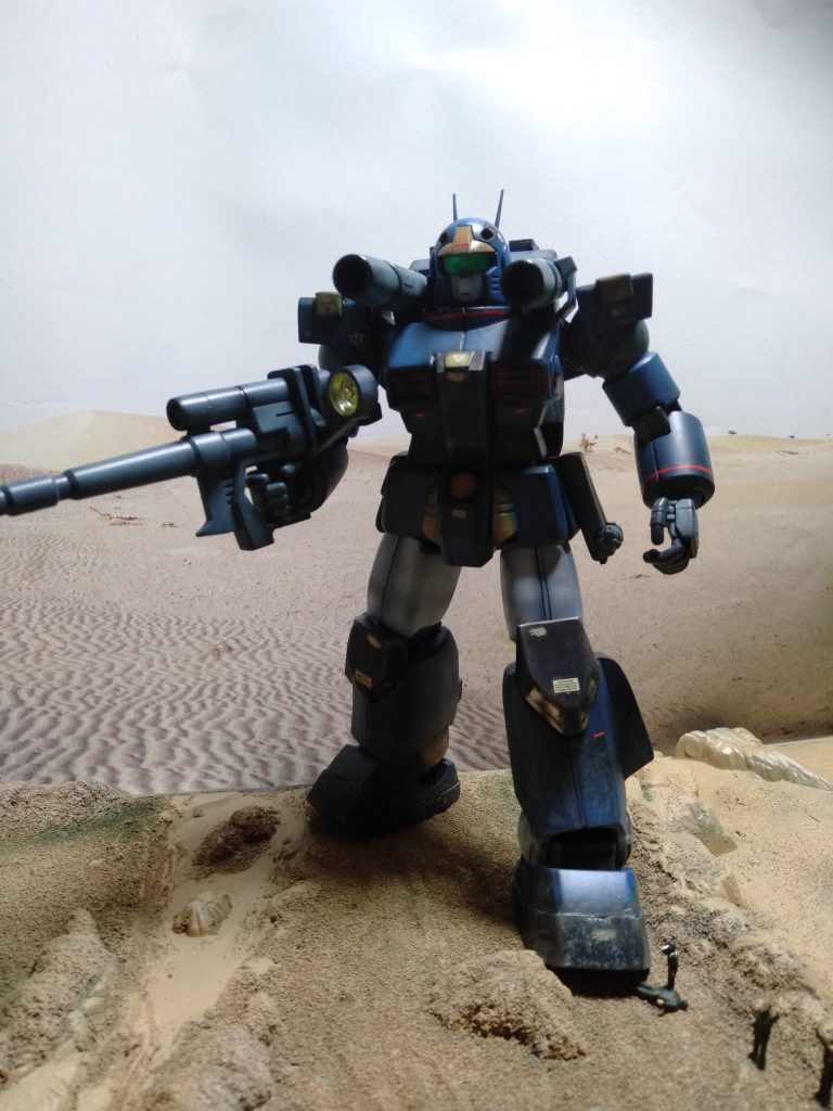 カメラパーツも本当は一から、レジンにて製作したかったのですが、うまくいかなくて断念、オリジナルパーツを蛍光オレンジで一応塗装してるんで、ブラックライトではオレンジに発色します。