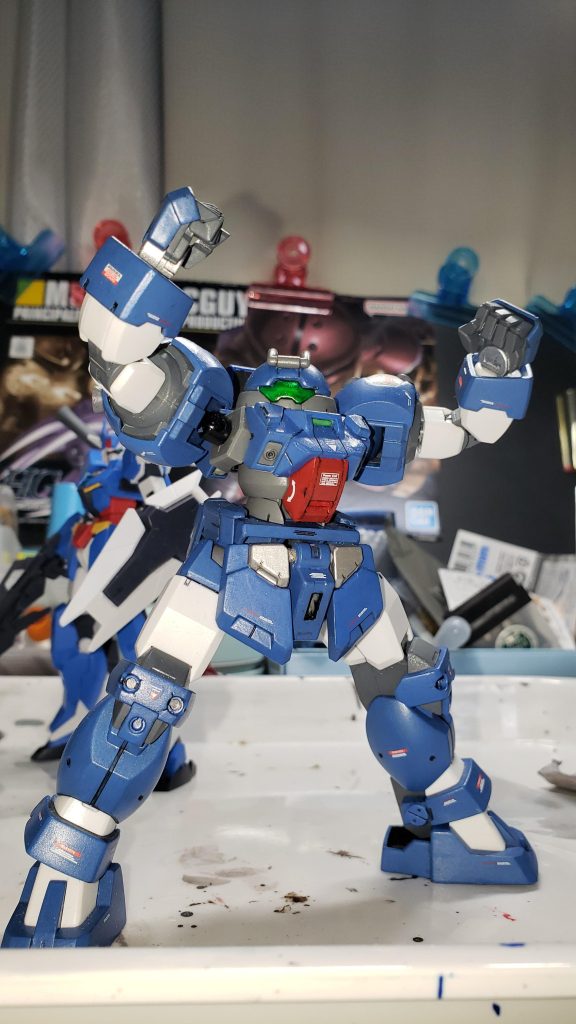 肩の接続を見直して、より動かしやすく改修しました。今後もマッスルなポージングを楽しめるように定期的にメンテしていきたいですね。