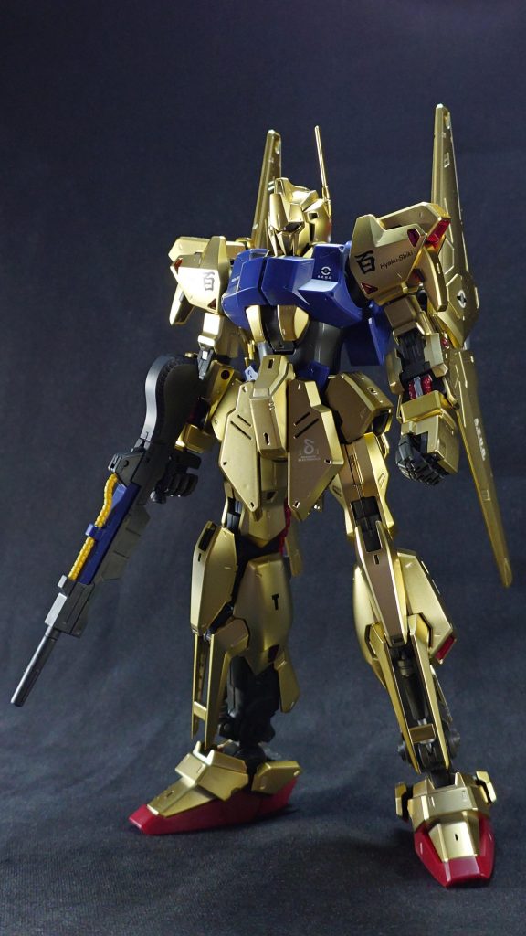 素組みの状態百式は旧キット1/100でディオラマを作った思い入れのある機体です。またいつか作ろうと思っていて…MG Ver2.0の発売まで歳月が経ちました。この百式でガンダムチーム3体目完成です。あとZガンダムでコンプリートです。