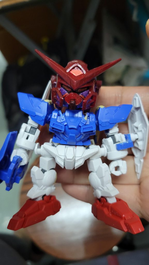 関節方法は前作と同じですが、今回の違いは顔の見た目を（コピーガンダム）と同じにするために単純に変更しただけです（でも、気になりすぎて見づらいのは認めざるを得ません） SDEXボード（Iガンタイプ：エクシア）の顔