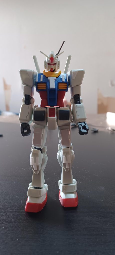 塗装前ですプラ板工作は初めてだったのでそれっぽいディテールを1mmプラ板で制作して貼り付けているだけです