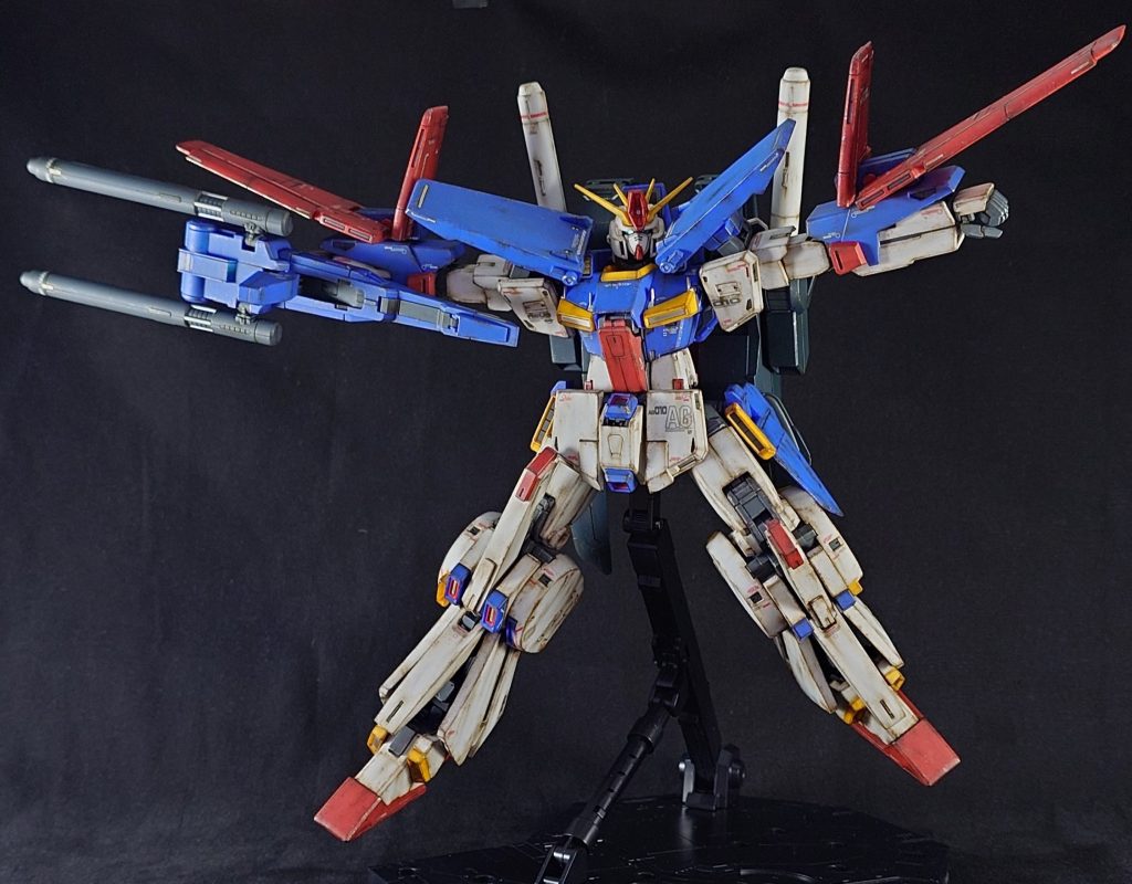 ダブル・ゼータのキメポーズなのにイマイチきまっていません!?撮影していてダブルゼータはカッコいいポージングが特に難しいと思いました。結局素立ちポーズが1番カッコ良かったかもです…