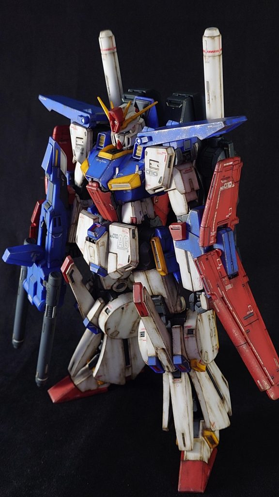 アニメじゃない❗ リアルなのさ〜🎵地上でMSを運用した場合の汚れを想定しました。部分塗装、ウェザリングのみで仕上げています。ジュドー・アーシタの派手な戦い方を意識してウェザリングも派手目に施しました。