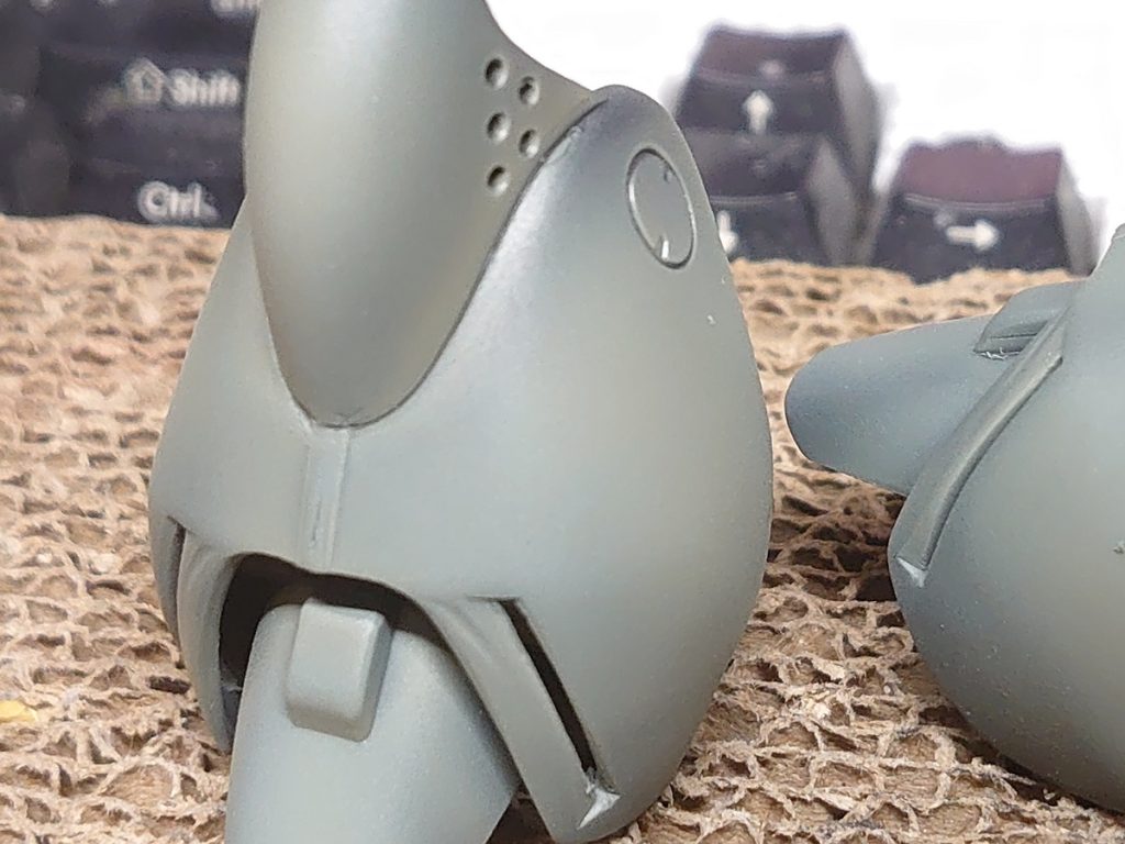 スリットや穴あけ