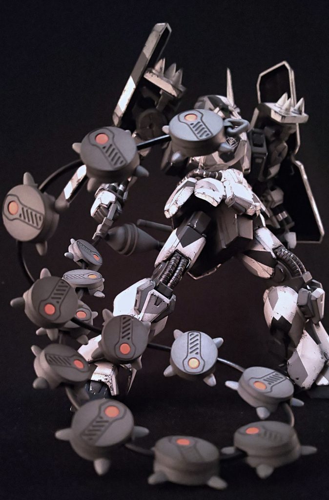 チェーンマイン。地上で投げるのはさすがに無理か。ケンプファーのように単機に巻き付けるのがベストでしょうか。