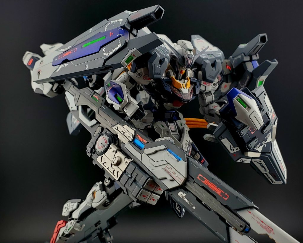 まずはバリアブルロッドライフルにジャンクパーツ&プラ板を切り貼りして強化いいアイデアないかな~と探してたら『METAL BUILD ガンダムアストレア+プロトGNハイメガランチャー』が今回のコンセプトにも合ってていいかなって…シールドのデザインほぼ丸パクリしました。