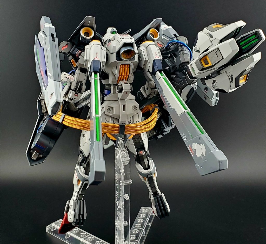 運動性を上げるために各部にバーニアを増設と背中にプロペラントタンクを追加