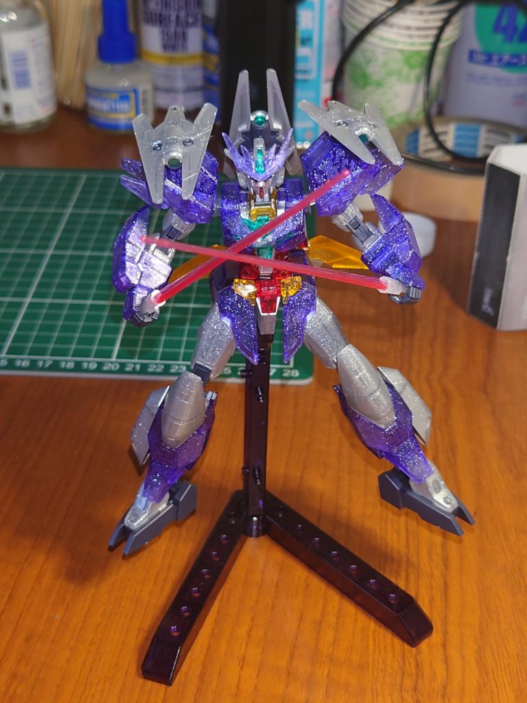 HG 1/144 ユーラヴェンガンダム［ダイブイントゥディメンションクリア］–2枚目/制作者：足利ヨシムネ