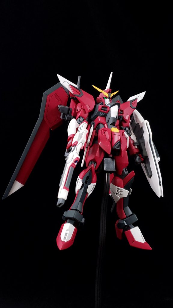 カラーリングは赤と紺のパーツだけ変更、紺パーツはネイビーブルーをサフレスで塗装。赤のレシピは…テキトーにまぜまぜしたので忘れちゃいました!