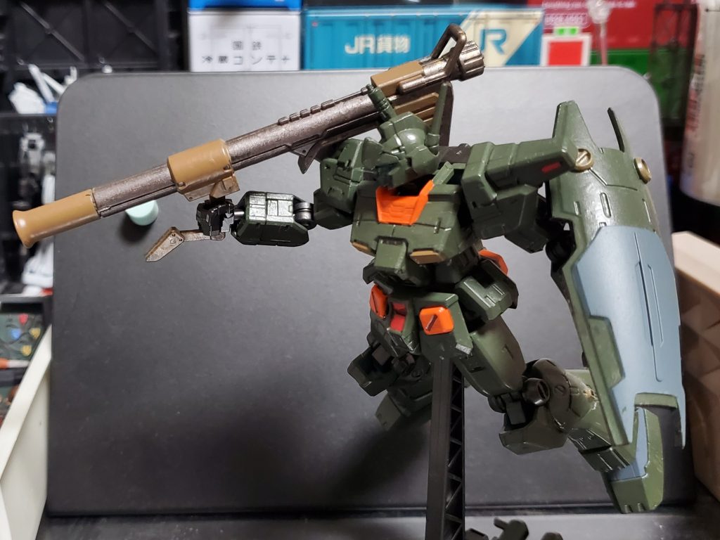 適当に、何枚かポージング。飛んでる風