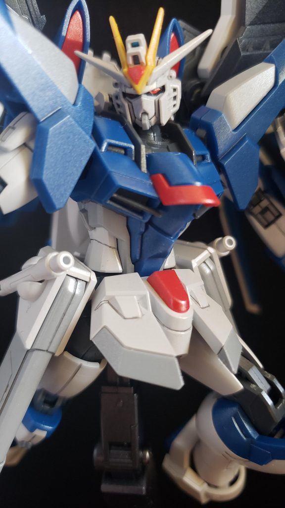 ツインアイは、最初種割れイメージカラーの紫色の予定でしたが、イメージ違いすぎたので、クリアーレッドですすめたら、なんか凄い悪者みたいになってしまいましたね。( *´艸`)