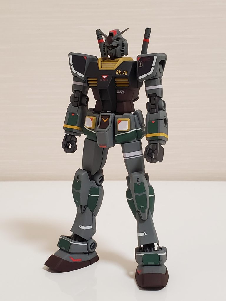 凄い久しぶりの投稿になります。仕事が異常に忙しくなり、ガンプラへのモチベが下がっていたのですが、とりあえず組み立て途中のものは完成させようと思い、何とか完成させました(とはいえ、いつも通りの部分塗装、スミ入れ、トップコートだけでございますが…)。