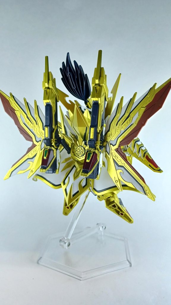 背面もウイングやマントのおかげでかなりのボリュームとカッコ良さ(ΦωΦ)マスキングでの塗り分けは大変でしたがその分カッコ良さはかなりアップ!!!!!!