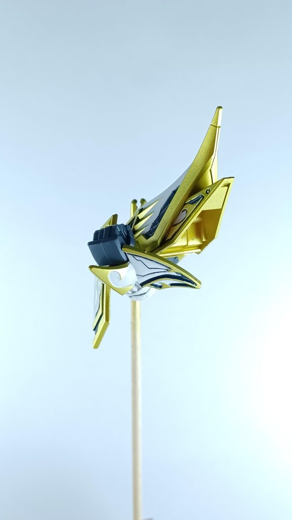 肩アーマーの干渉がかなり多く肩から腕を前に上げることが出来ないため、ボールデンアームアームズに付属しているジョイントパーツを加工した物を間に入れることで、腕を前に上げることが出来るように。このキットは肘可動があるのでかなり上に上がるようになります。(X(旧Twitter)の投稿で拝見したアイデアを参考にさせて頂きました)