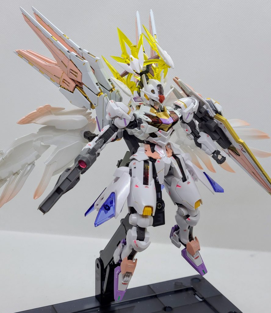 今回作ったエアリアル「ヘヴン」は透き通る世界観をイメージしながら作りました～。特殊機能、一部の武装名は「先生」なら分かるかなと！地位が堕ちて心身ともに地獄の「フォーリン」と身体は無いが意識は「ヘヴン」と最悪な設定に中二病を全開にしました！では長文失礼しました！