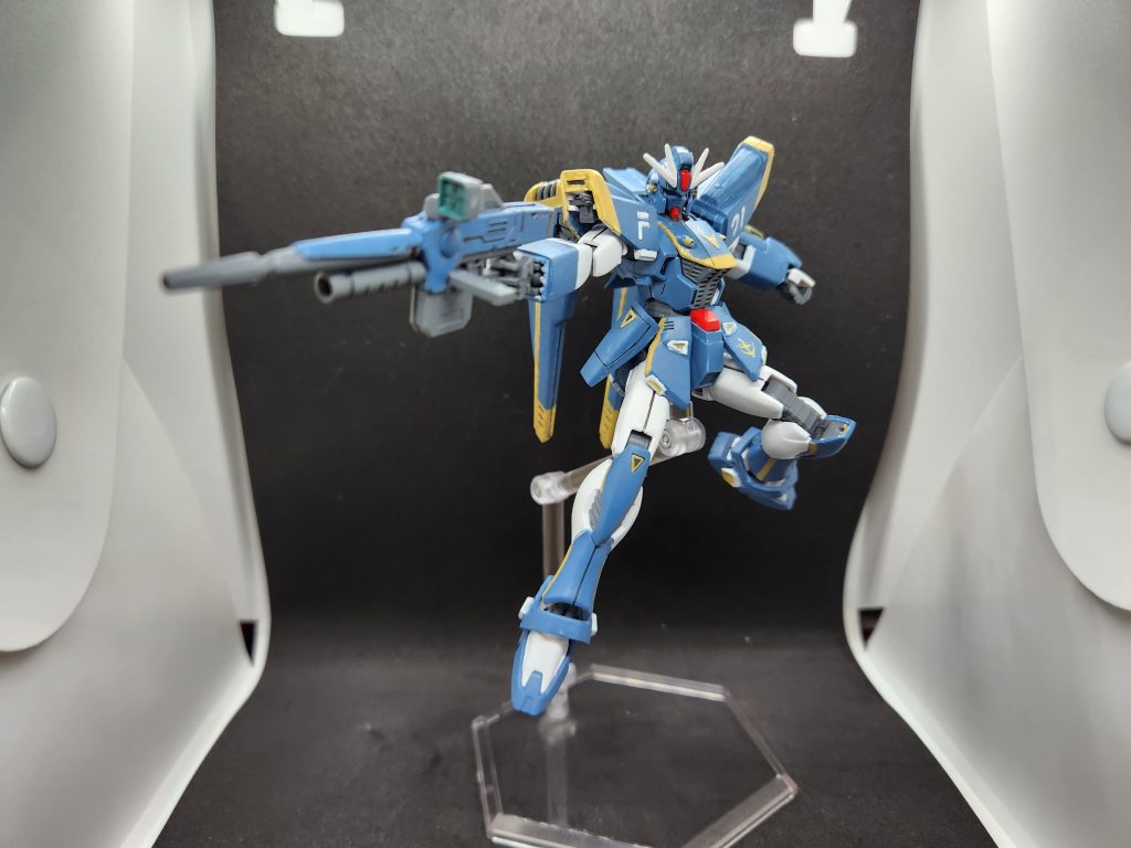 F91ヴァイタルに付属していたビームマシンガンで1枚。ビームマシンガンの方もシールを使わずほぼ全塗装にて作成しました。
