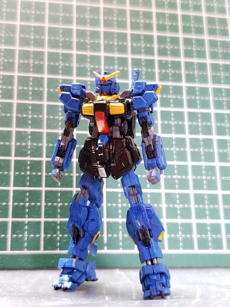 「ガンダムマークII」として。 塗装は、ガンダムマーカーのみ(細部は筆)なので、好まれない方もいらっしゃるかも知れませんが😥優しく暖かい目で見て頂きたく思います🙇♀️ちなみに、顔だけで7色使ってるのですが、わかりますか?😊