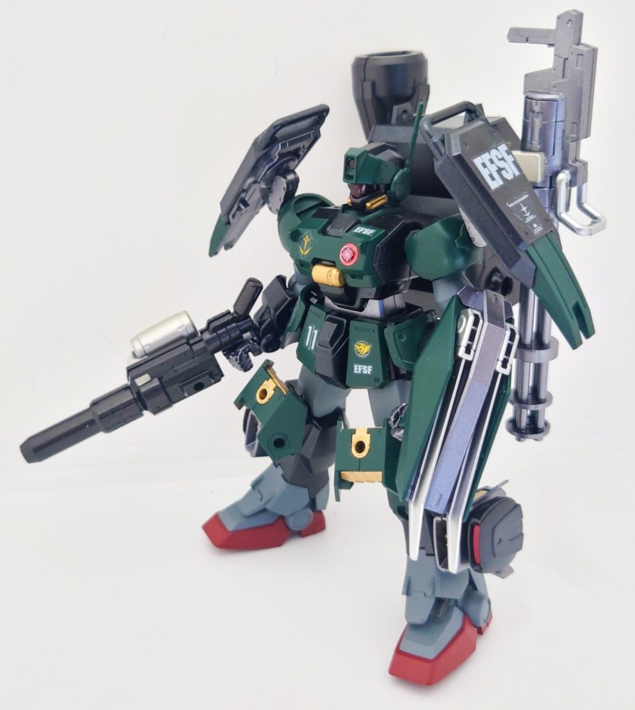 側面両肩にはシールドを装備させました。