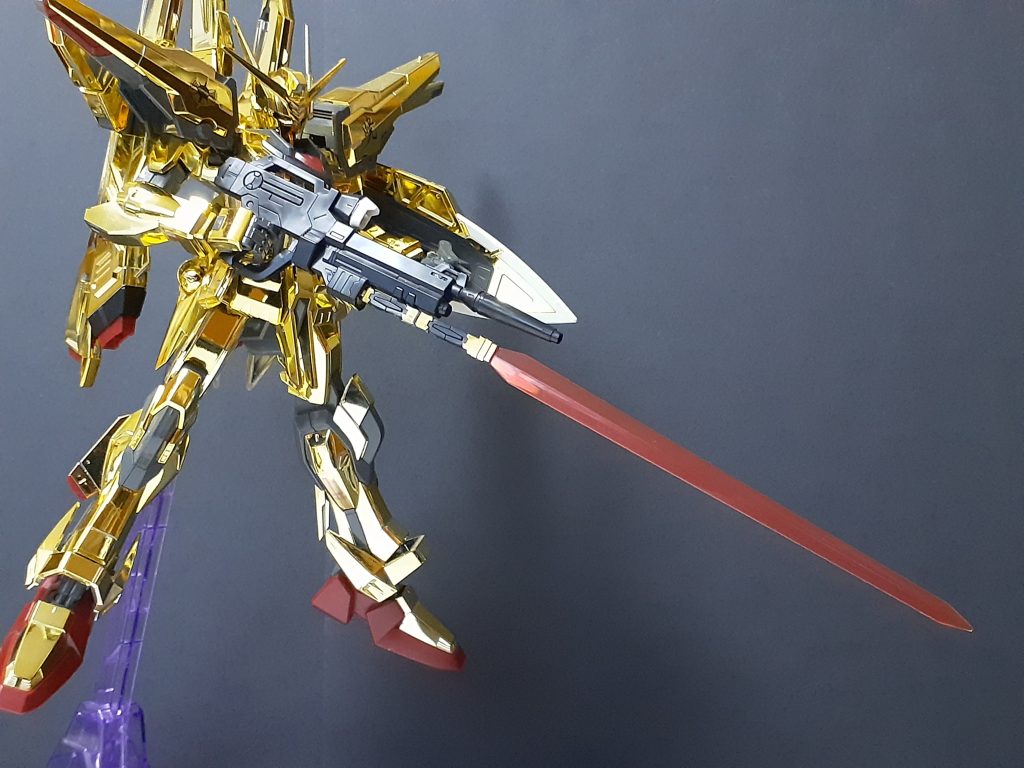 ビームライフル「ヒャクライ」は銃剣モードもあるけどゼータのように砲身から直接ビーム出るんじゃだめだったんだろうか。