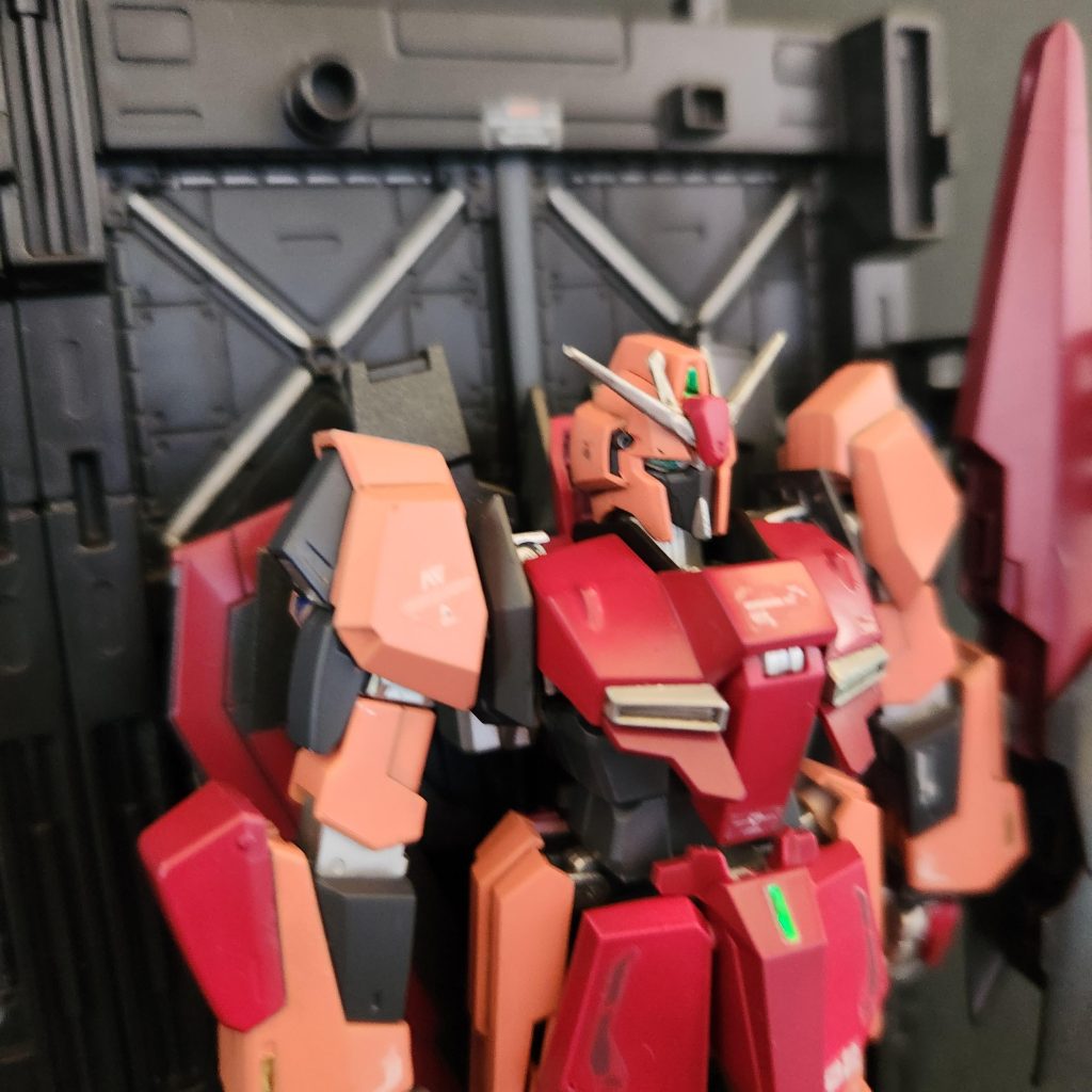 匿名を条件に話を聞くと、クワトロ·バジーナ大尉が使用するために調整されていたという。ダカールの演説後に使用するつもりだったのか…