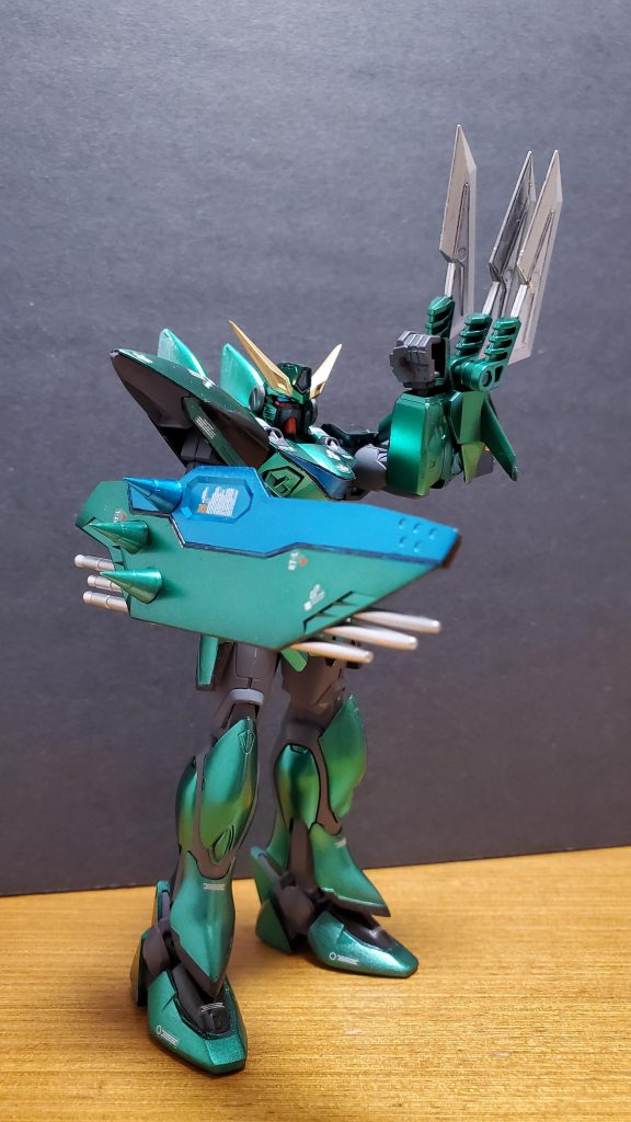 ブリッツのグレイプニールを参考に改良されているが、先端が熊手の形状に為っている為、射出せずに格闘武器として使用する事が出来る。代わりにグレイプニールでの敵機の捕獲と言った用途は不可能に成っている。