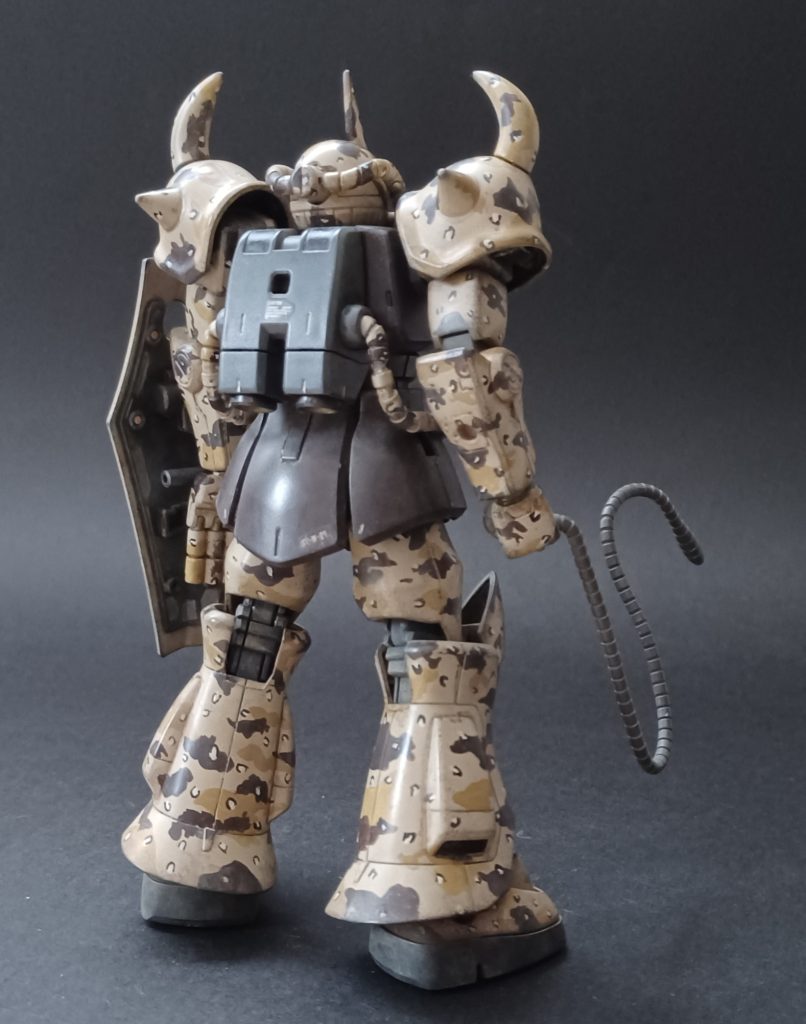 むむむむううぅ…( ﾟεﾟ；)ヒートサーベルの持ち手を塗装し忘れたねえ(笑)。てな訳で武器はヒートロッドのみと言う単調な写真ばかりとなりました💧