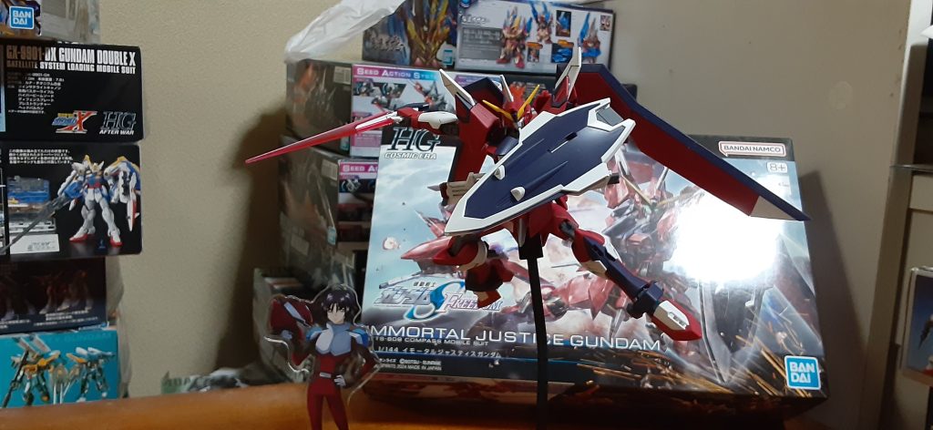 イモータルの武装でこのサーベル兼ブーメランが好み、しっかし歴代ジャスティスで一番格闘武装に片寄ってますよね。でもシンも格闘戦得意だから合ってるとは思う
