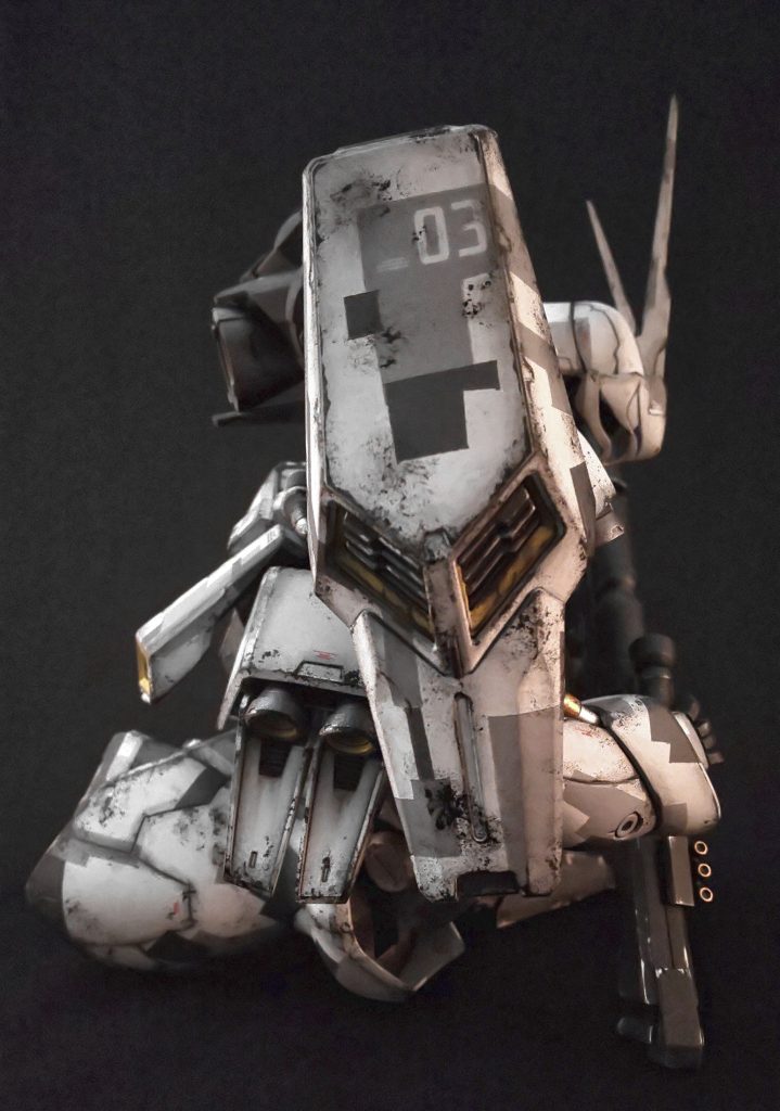 マスキングの迷彩は初めてでしたがまぁまぁうまくいきました。ただ汚しは適当に削ってみたり擦ってみたりでどうしたいのかが全然みえませんね。よく見ると汚いもんです(´Д` )ここから汚しにハマって作り続けることになるとは思いませんでした。いくつになってもプラモは楽しいですね。いつも見てくださるみなさん、素晴らしい作品を見せてくれるみなさんありがとうございます✨励みになってます👍️