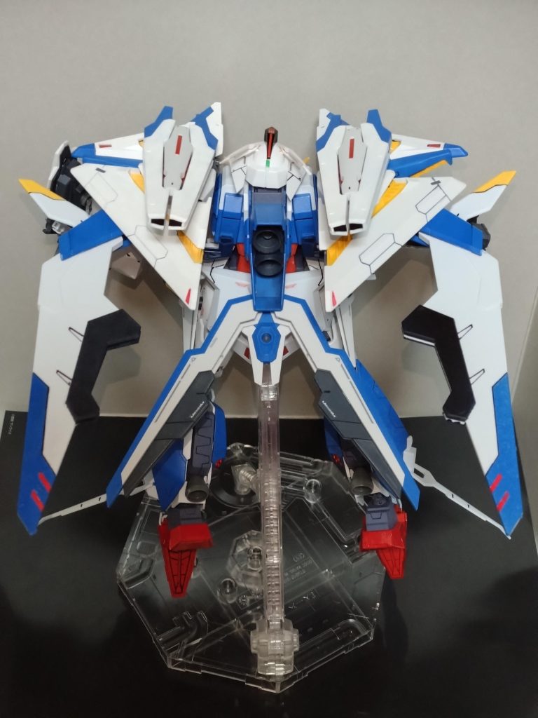 フライト・フォーム背面。非常に刺々しく手に取りづらいです。